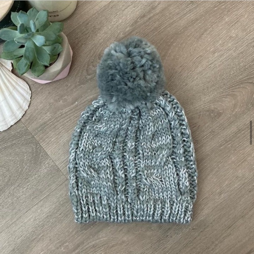 denver hayes | never worn | grey toque with pom and silver metallic thread